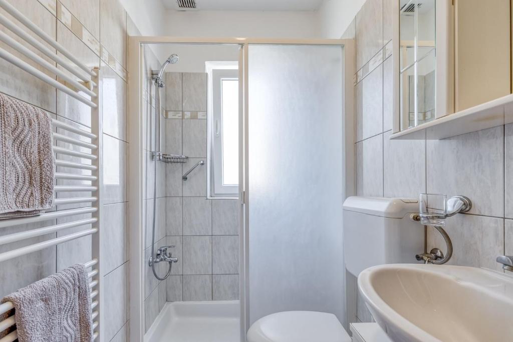 Łazienka w obiekcie Apartments Azra