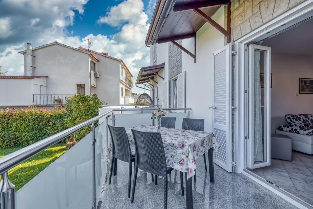 Balkon lub taras w obiekcie Apartments Azra