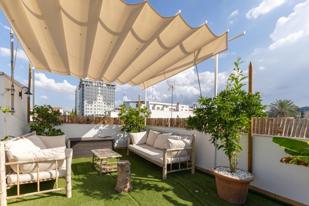 Tentudia Charming Apartments with Private Roof-Top or Patio in San Bernardo By OCityzen