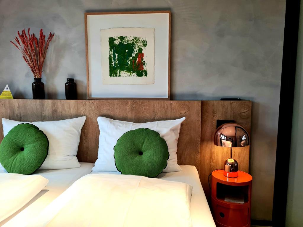KONCEPT HOTEL International - Standard Double Room
