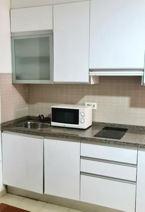 Kuchyňa alebo kuchynka v ubytovaní Estudio moderno Gran Vía