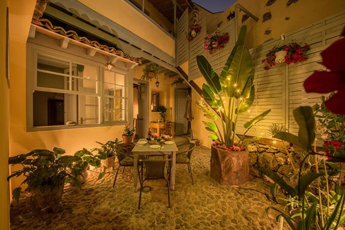 Vonkajšia záhrada v ubytovaní Mi casa es tu casa