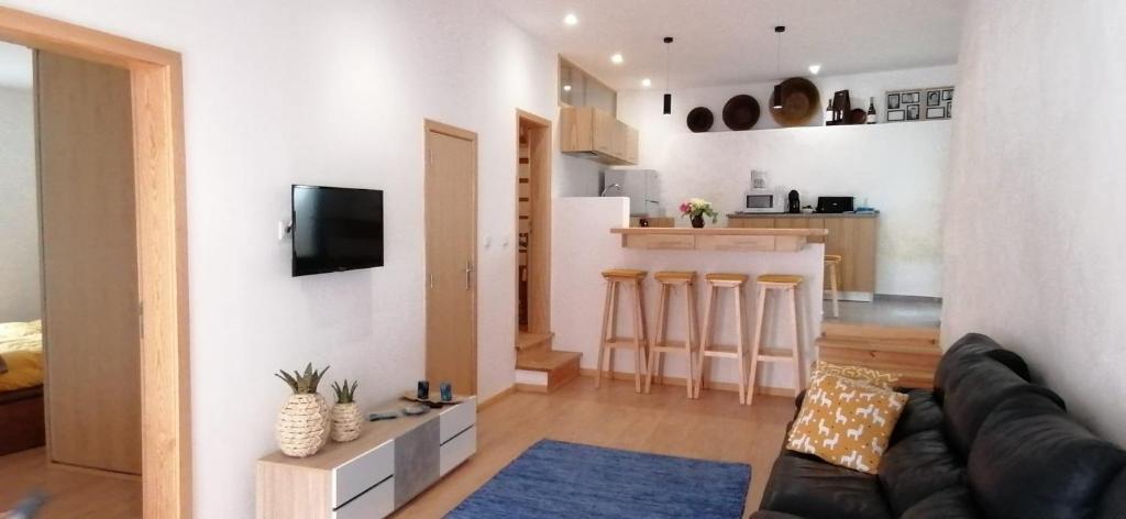Kuchyň nebo kuchyňský kout v ubytování CASA DO AVÔ FILIPE