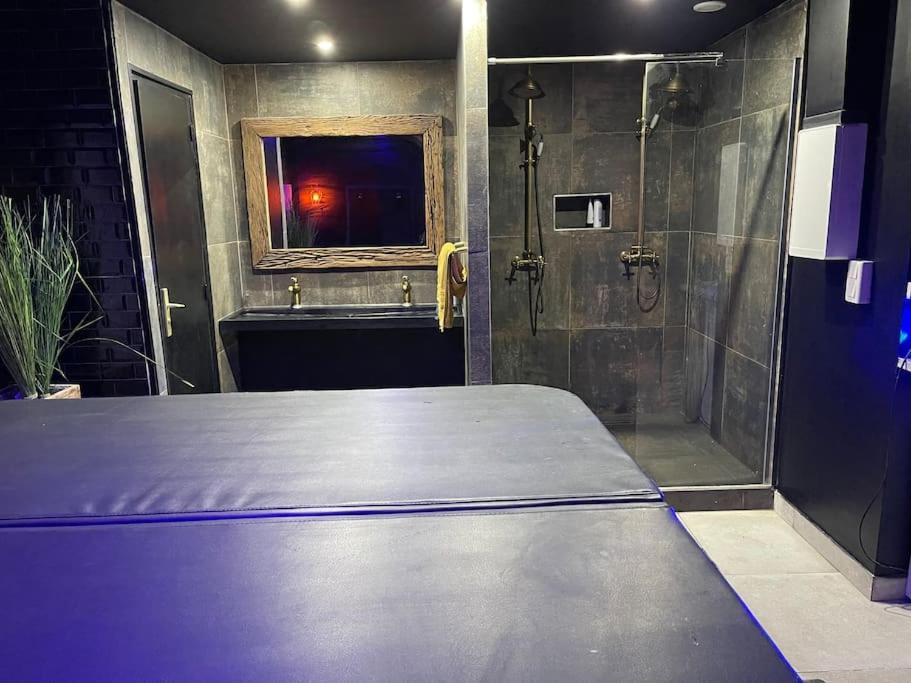 Fotografia z galérie ubytovania Appartement Spa Privatif Sauna #home&spa# v destinácii Dunkerque