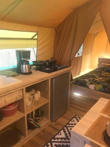 Kuchyň nebo kuchyňský kout v ubytování Oh! Campings - L'Espiguette
