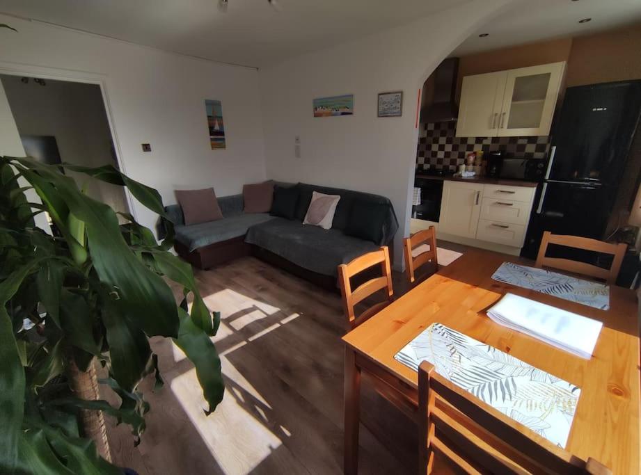Lovely & bright 1 bedroom apartment near the beach - Appartement D'une Chambre