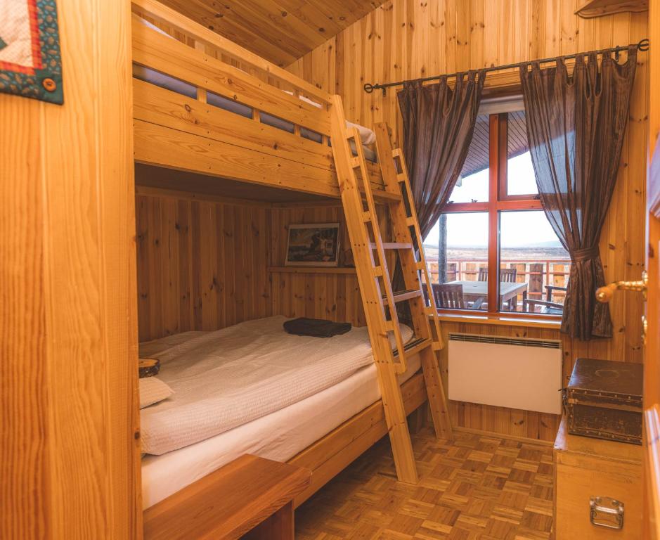Postel nebo postele na pokoji v ubytování Stunning Cabin with Breathtaking Views!