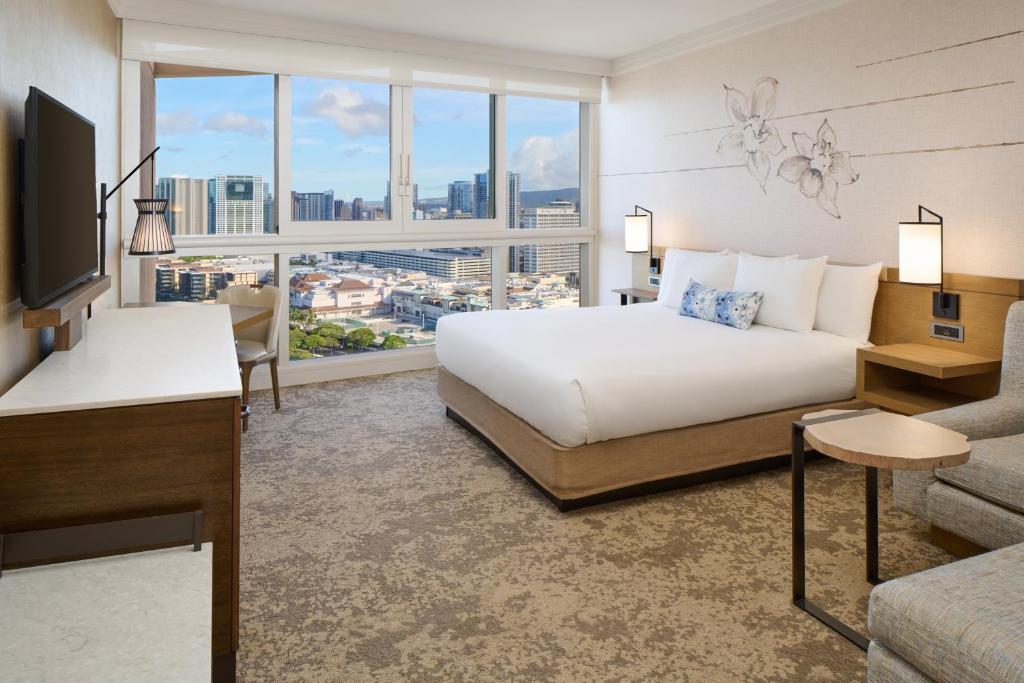 Prince Waikiki - Ocean View Suite 1 Bedroom - King