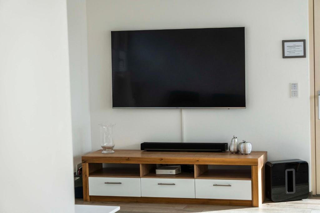 TV a/nebo společenská místnost v ubytování Zweite Heimat