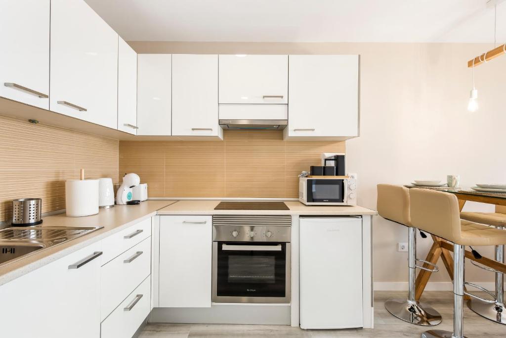 Kuchyň nebo kuchyňský kout v ubytování Atlantic Smart Home, Hi-End Services, Media Stream