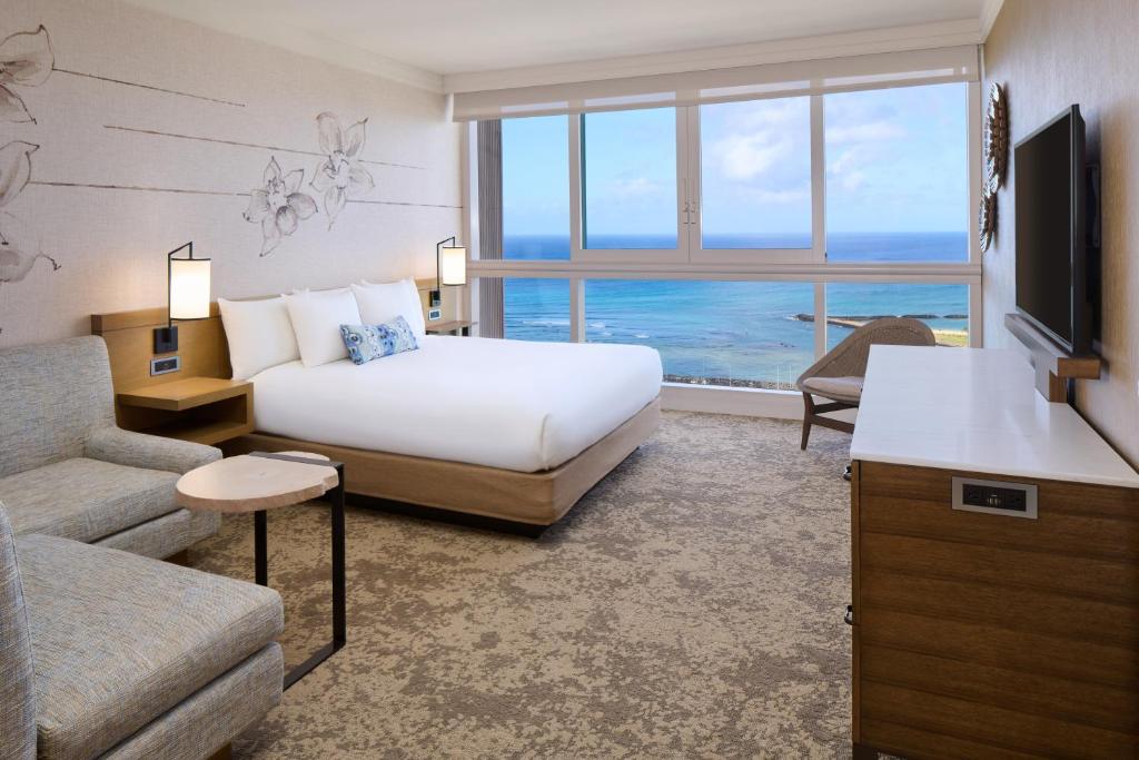 Prince Waikiki - Oceanfront 1 Bedroom Suite - 1 King