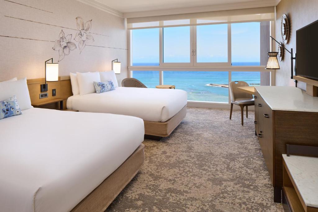 Prince Waikiki - Oceanfront Premier - 2 Queens