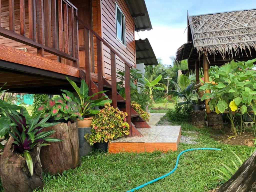 Zahrada ubytování Rak Suan Homestay รักสวนโฮมสเตย์