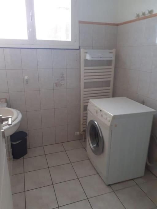 Zdjęcie z galerii obiektu Gîte de la traverse, 2 à 6 personnes w mieście Allemant