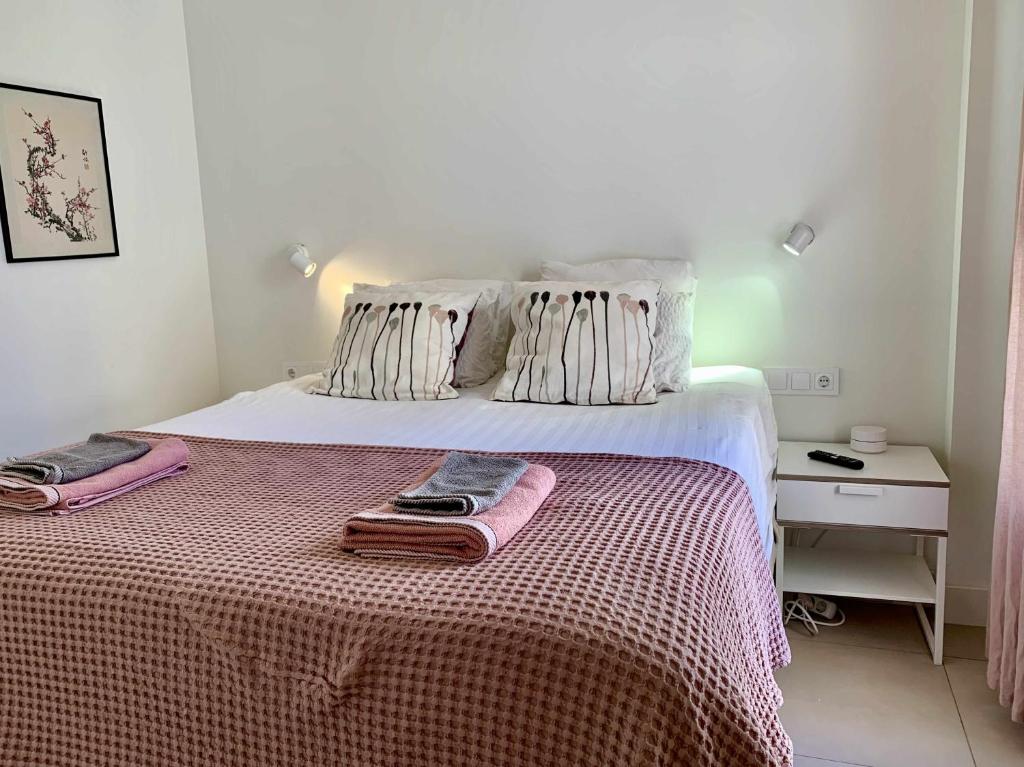 Postel nebo postele na pokoji v ubytování Penthouse with stunning sea views in Torrox