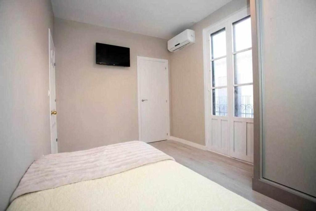 Hostal Viena Plaza Nueva - Resim 19