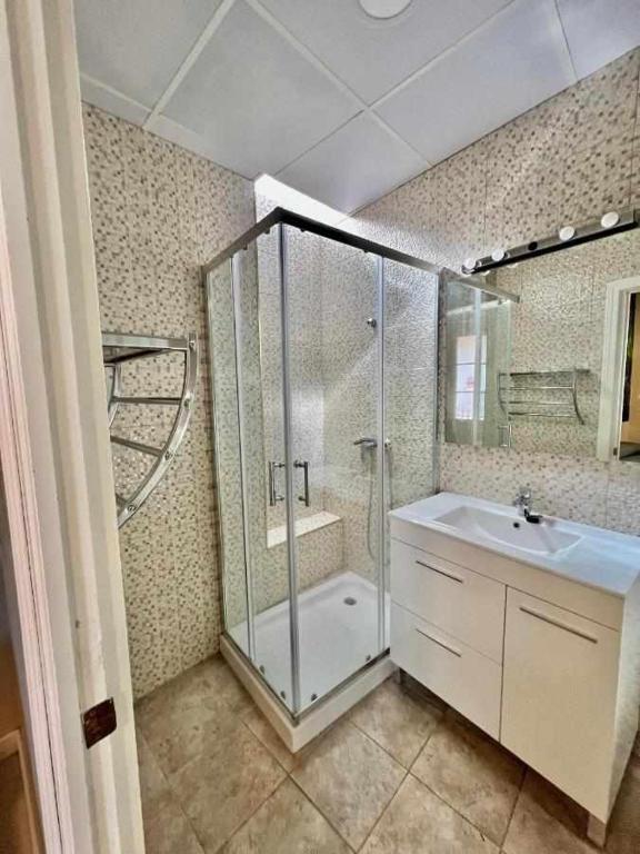 Hostal Viena Plaza Nueva - Resim 20