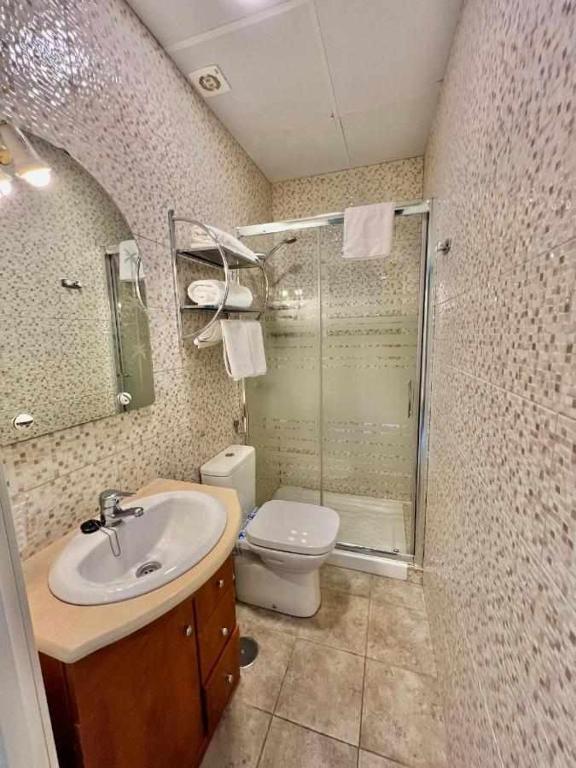 Hostal Viena Plaza Nueva - Resim 23