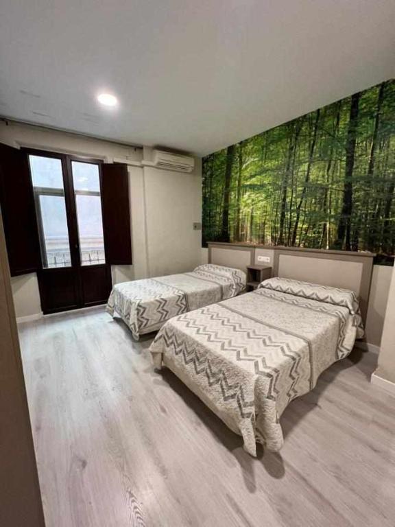 Hostal Viena Plaza Nueva - Resim 28