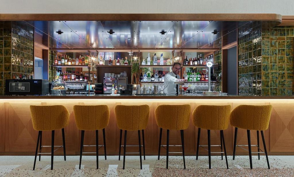 Hol lub bar w obiekcie H10 Croma Málaga