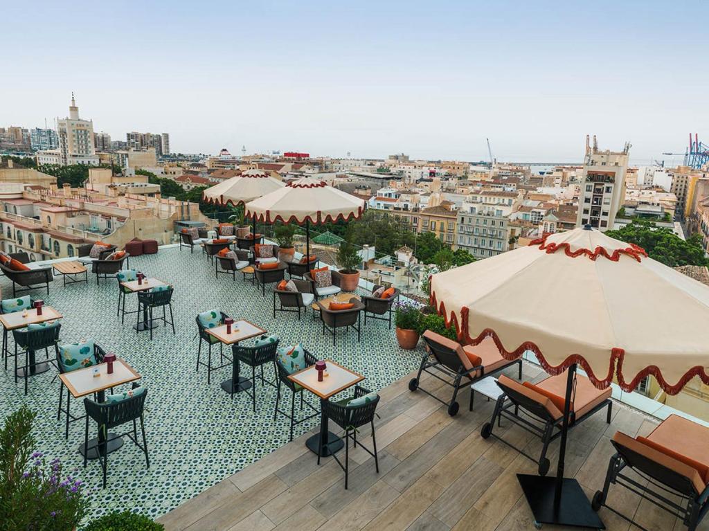 Restauracja lub miejsce do jedzenia w obiekcie H10 Croma Málaga