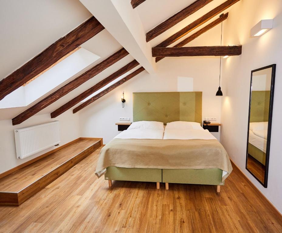 
Double Room - accessible by stairs only
