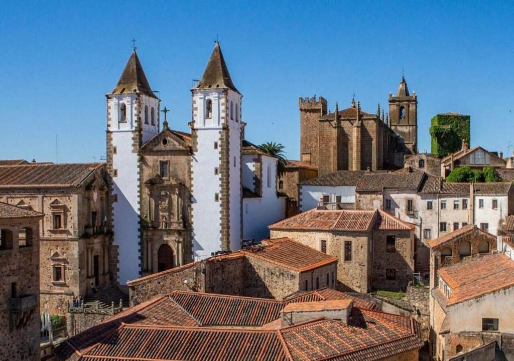 A general view of Cáceres or a view of the city taken from Az apartmant