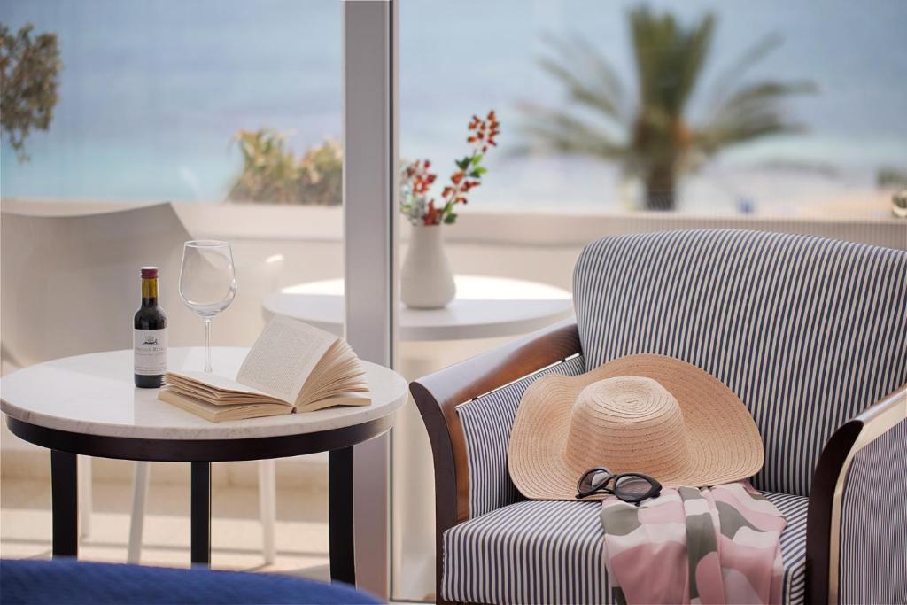 Grecian Sands Hotel - 海の景色を望む二重またはツインルーム