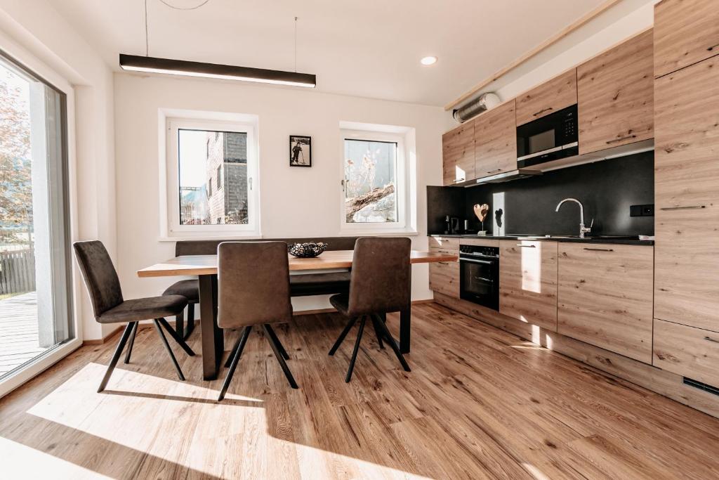 Kuchyň nebo kuchyňský kout v ubytování Tanners Chalet Apartments