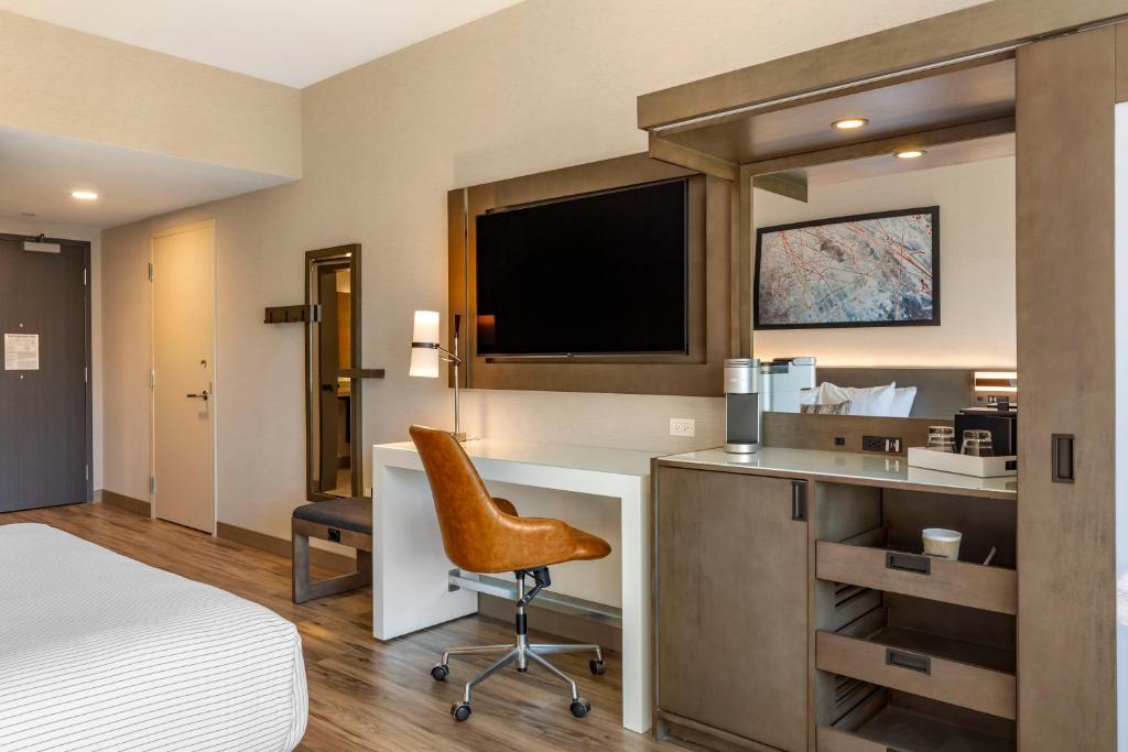 Cambria Hotel New Haven University Area photo