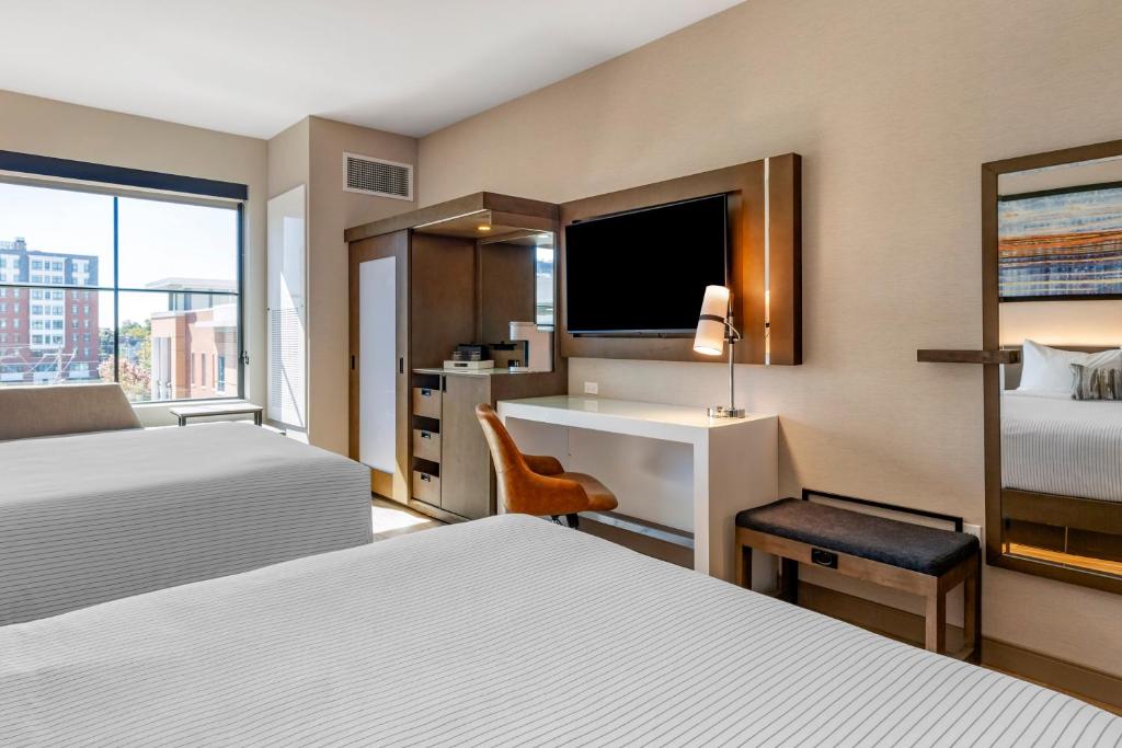 Cambria Hotel New Haven University Area - 标准的大号床，有两张大床 - 不吸烟