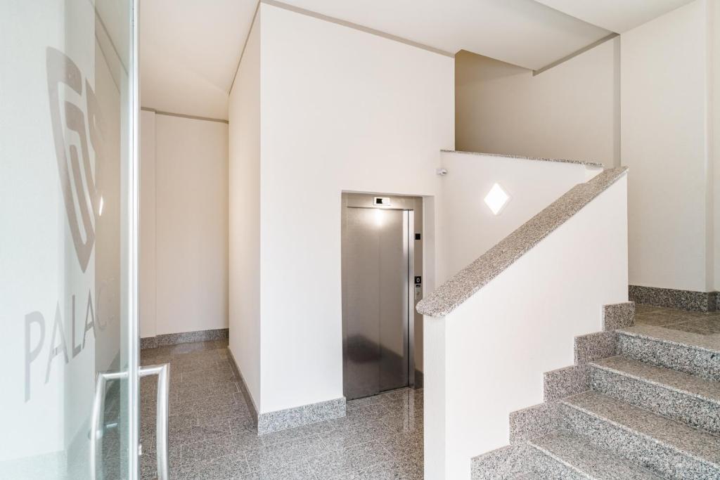 Scaringi Palace B - Studio Avec Balcon