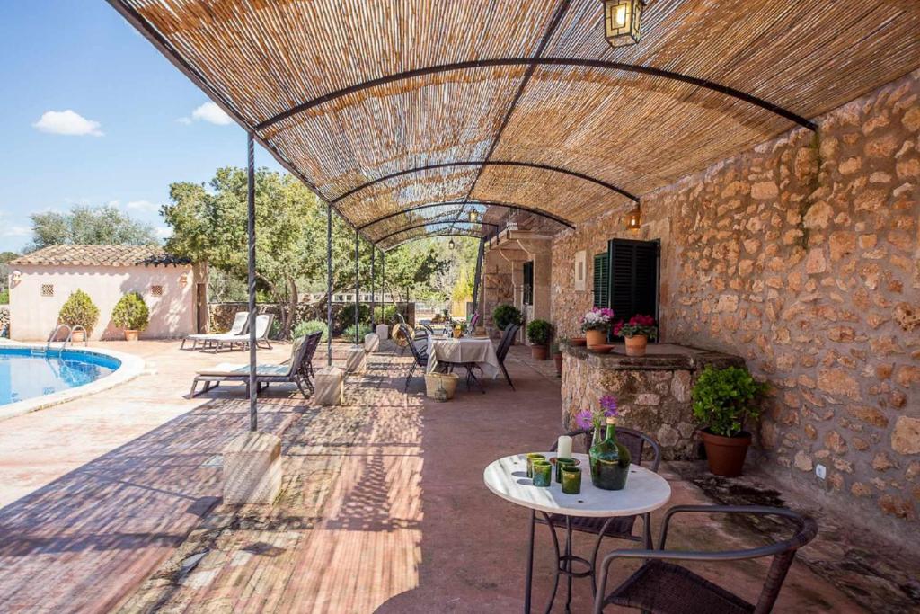 The swimming pool at or close to Finca Cas Contador Mallorca