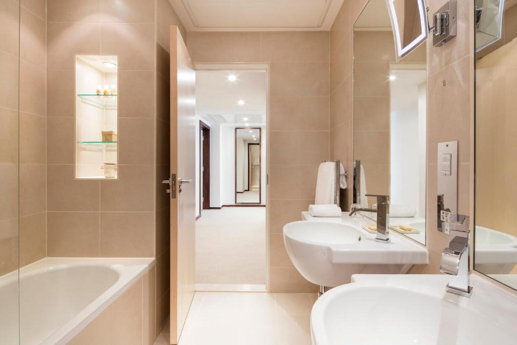 COMO Metropolitan London - Junior City Suite