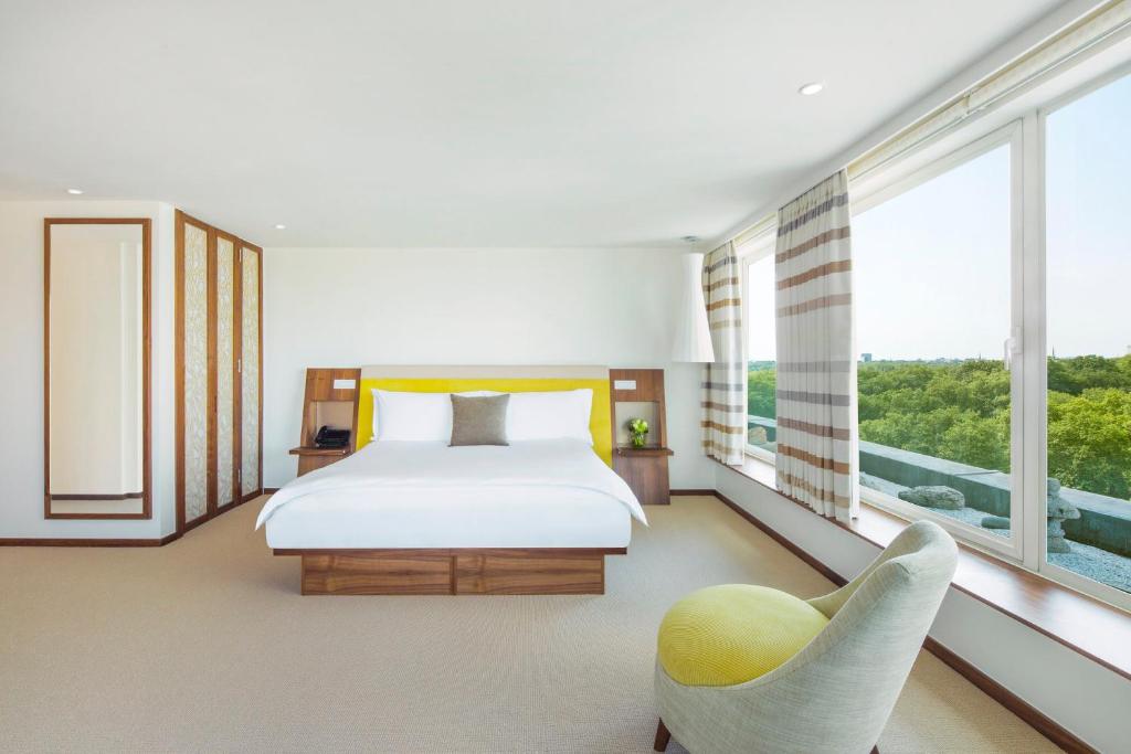 COMO Metropolitan London - Junior Suite With Park View