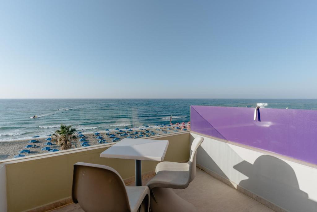 Palm Beach Hotel Apartments - 7