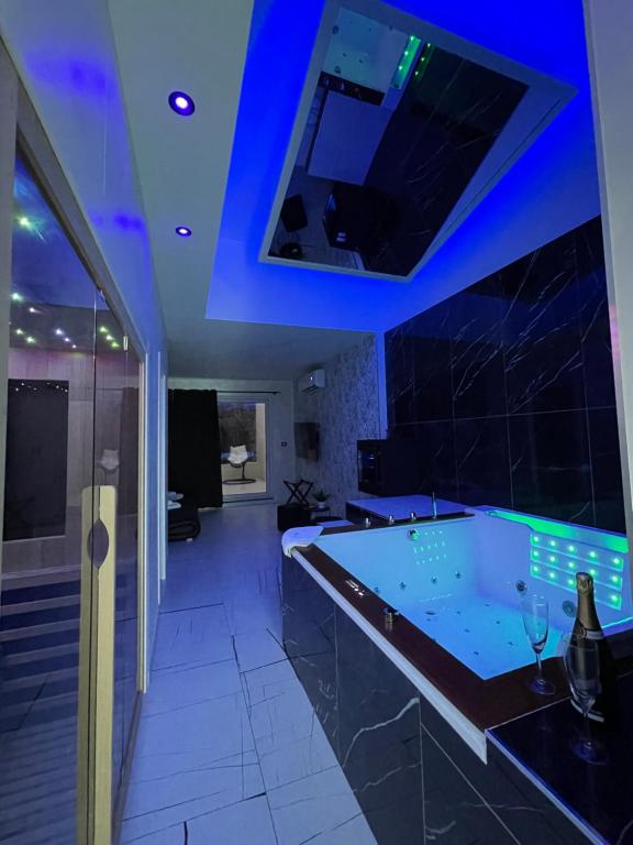 The swimming pool at or close to Suite Élite