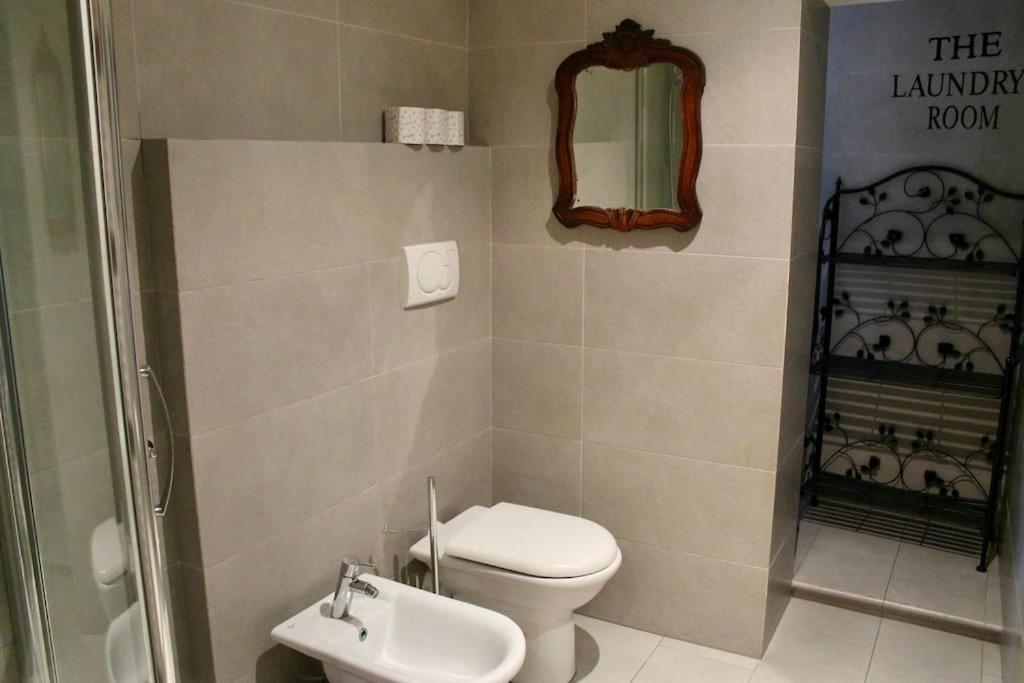 Łazienka w obiekcie Modern 3BR Near Santa Maria Novella Station