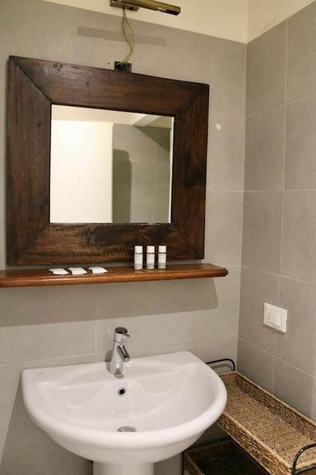 Łazienka w obiekcie Modern 3BR Near Santa Maria Novella Station