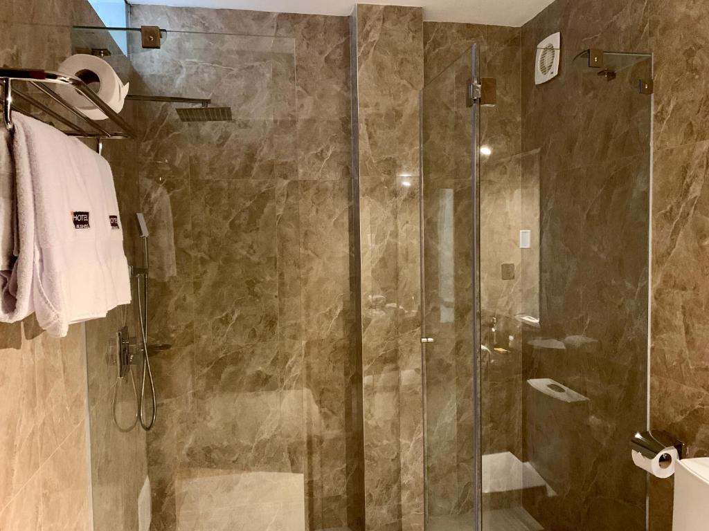 Koupelna v ubytování SM HOTEL Plus