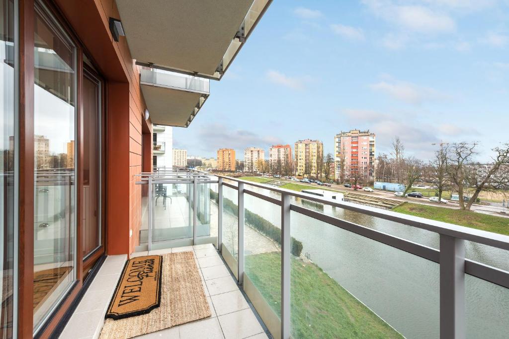 Balkón alebo terasa v ubytovaní Flatbook - City Center SPA Apartments Motlawa