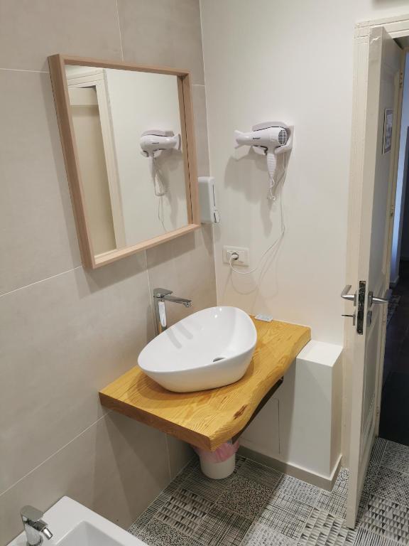 Liotru Maisonne, rooms with en-suite bathroom and shared bathroom - 8