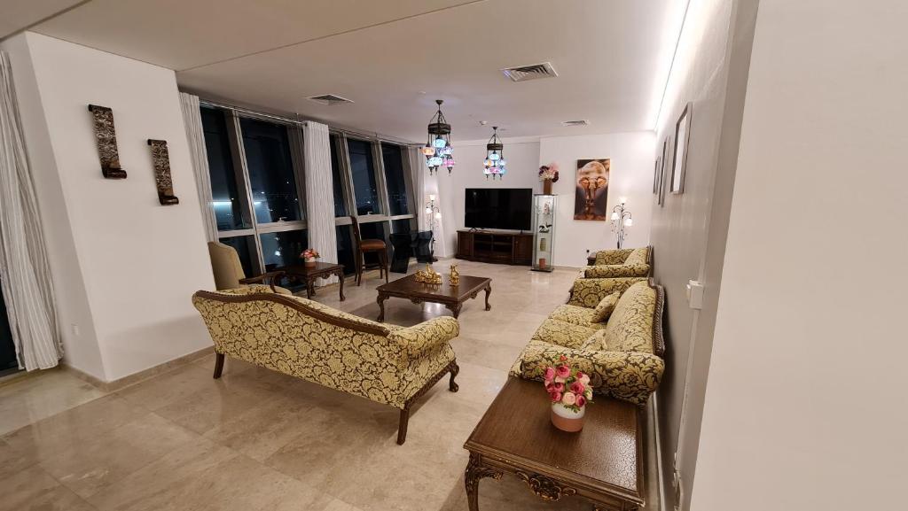 Stunning 3bhk service apartment