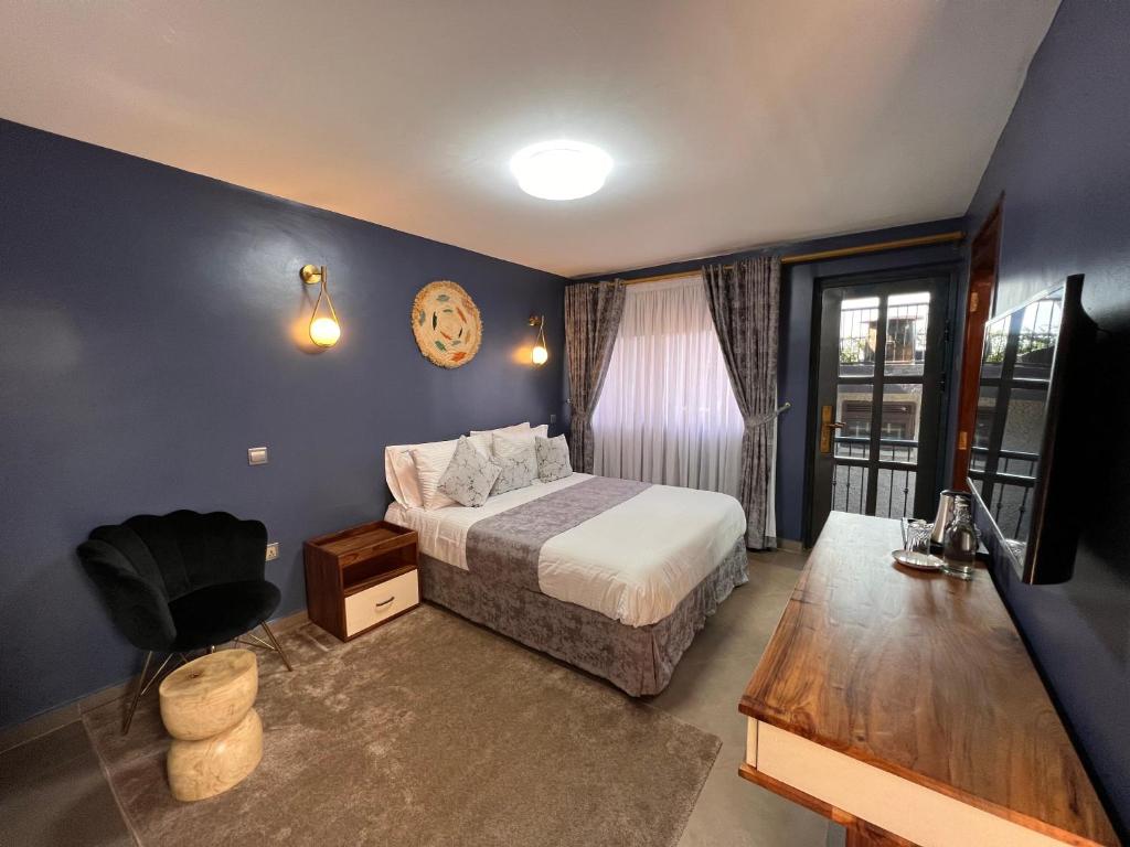 Pangolin Nest Boutique Hotel - 带露台的双人间
