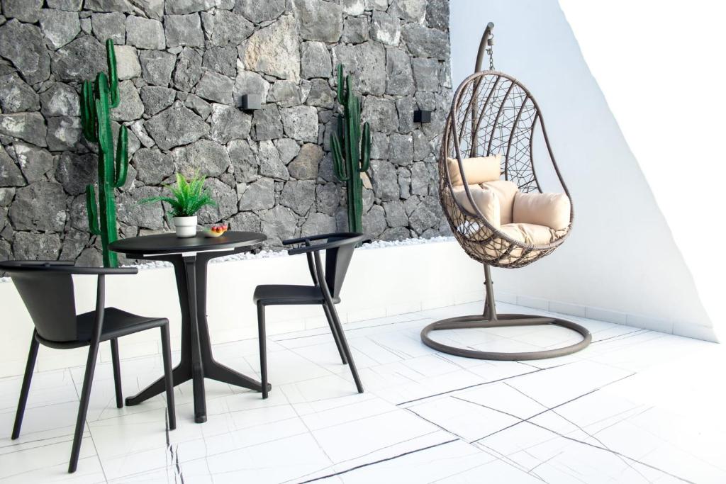 A seating area at Suite Élite