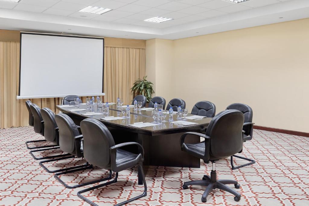Konferenční prostory v ubytování Makarem Al Bait Al Azizia Hotel