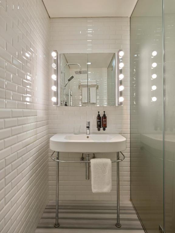 A bathroom at Be Mate Casa Di Bava