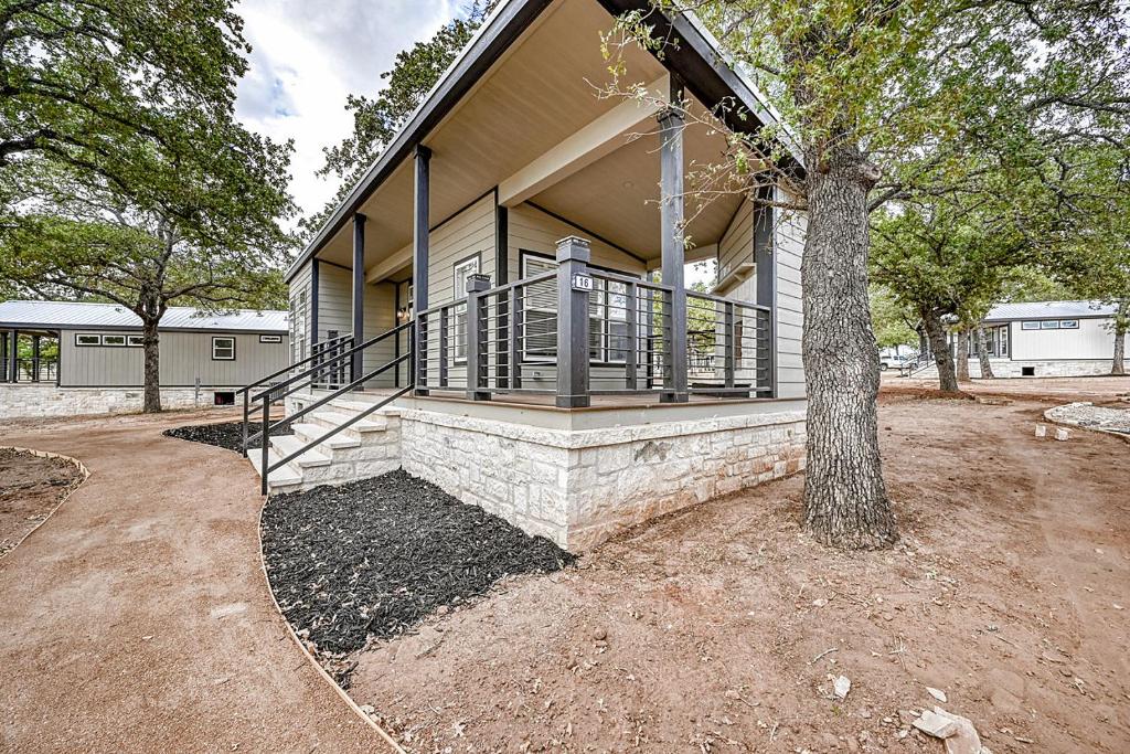 Fabulous Tiny HomeResort Amenities1 Mi to Fred!, Fredericksburg, USA