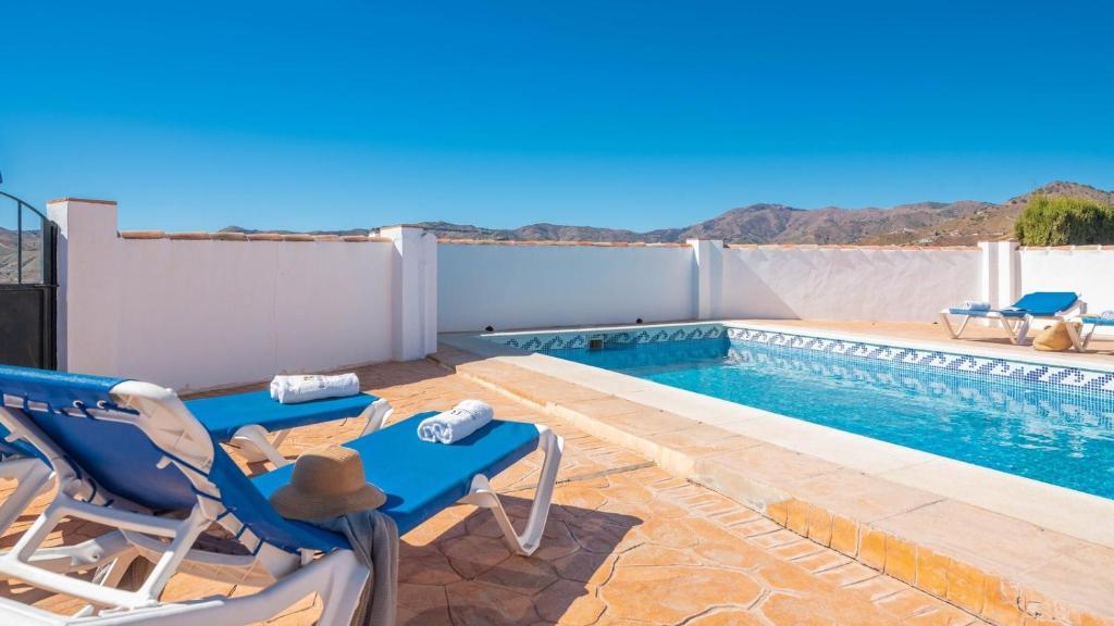 Bazén v ubytovaní Casa Balcon de la Axarquia Almachar by Ruralidays alebo v jeho blízkosti