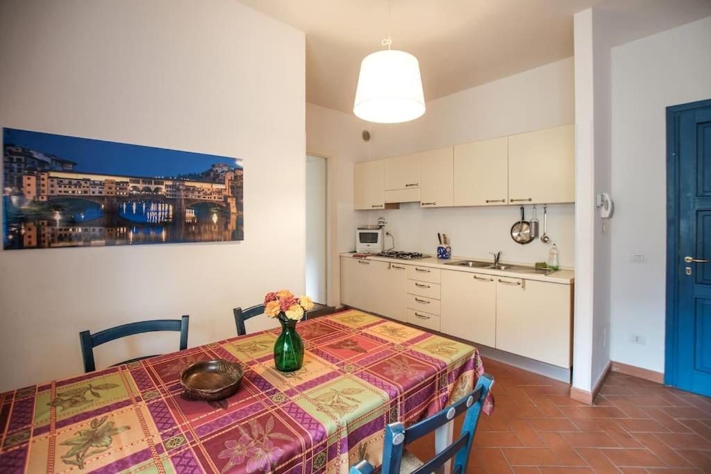 Kuchyňa alebo kuchynka v ubytovaní Nice Apartment Near Ponte Vecchio